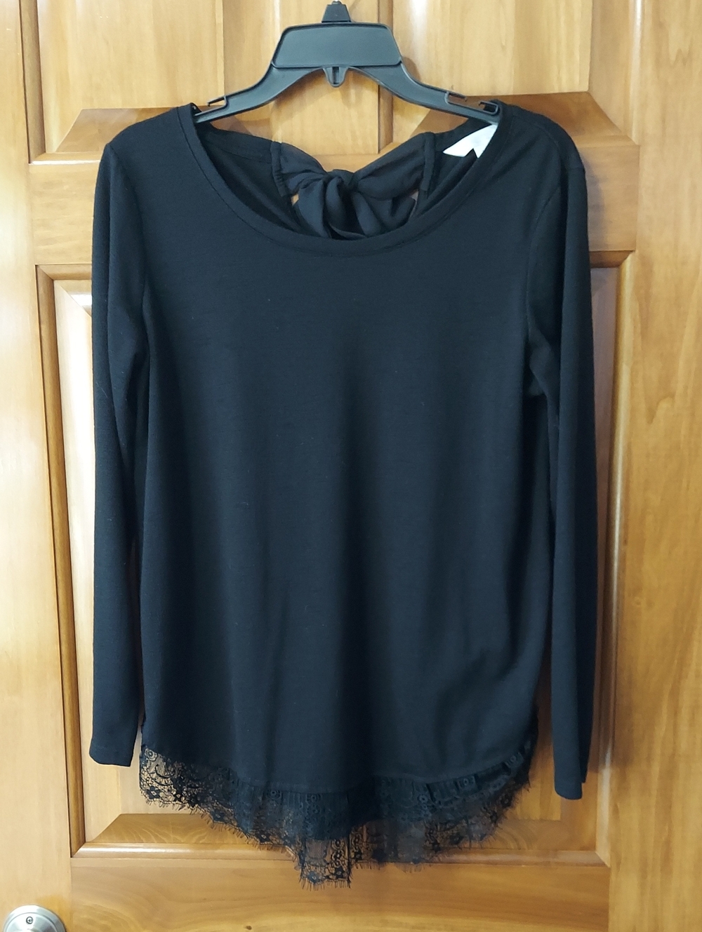 LC Lauren Conrad Dark Black Blouse Back Bow Lace Scallop Size Medium ▪︎